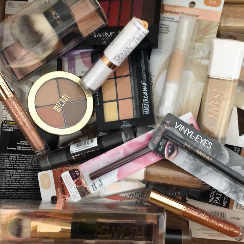 5/20$ Choose any 5 makeup items for 20$